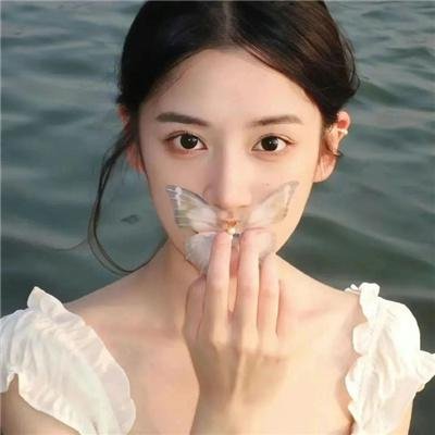三个月亮